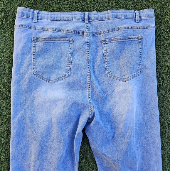 Pretty Little Thing 5 Pocket Skinny Denim Jeans Ripped Knees Womens Size US 22 - Picture 9 of 9